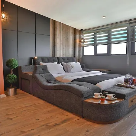 Sweet Aparthotel 4*